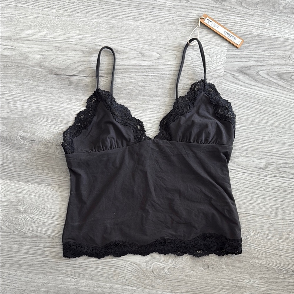 NWT—SKIMS FITS EVERYBODY LACE TRIANGLE CAMI in ONYX